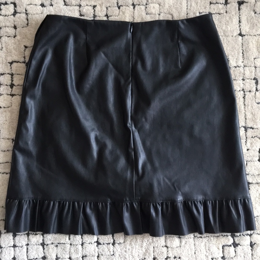Aqua faux leather skirt - Picture 2 of 2